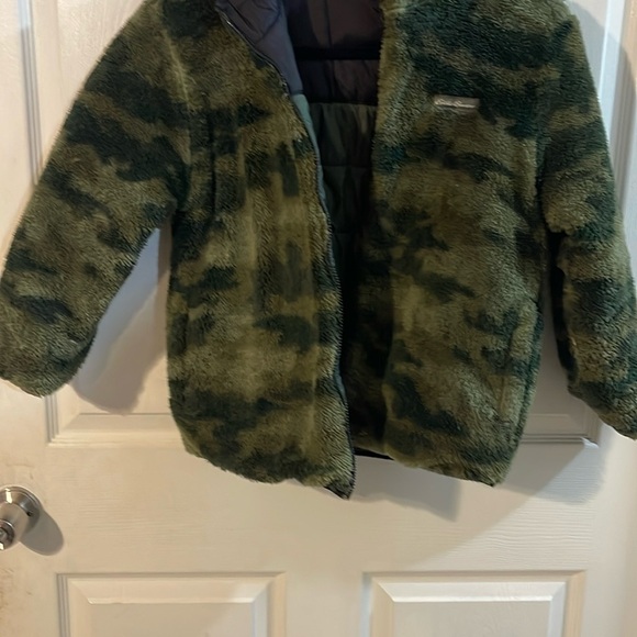 Eddie Bauer Kids Two-Tone Puffer Jacket - Picture 9 of 10